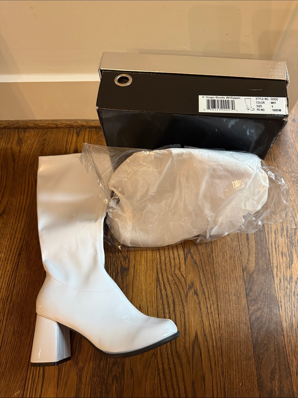 White Patent Gogo Boots - Women size 9 NEW